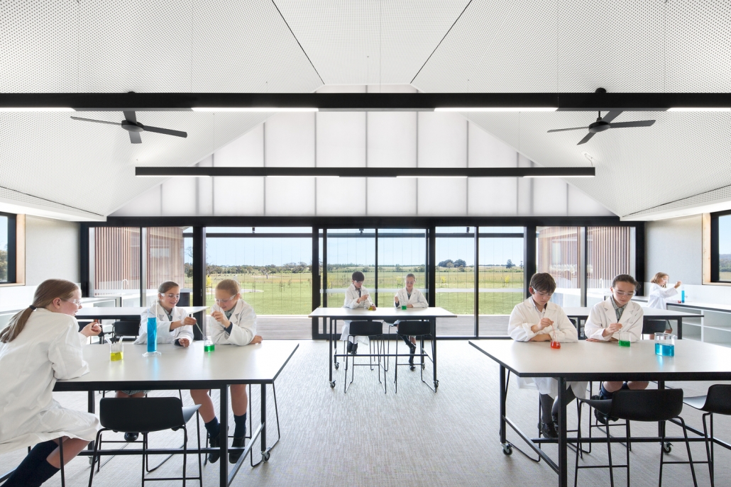 طراحی ساختمان مدرن مدرسه راهنمایی کالج Braemar / Hayball